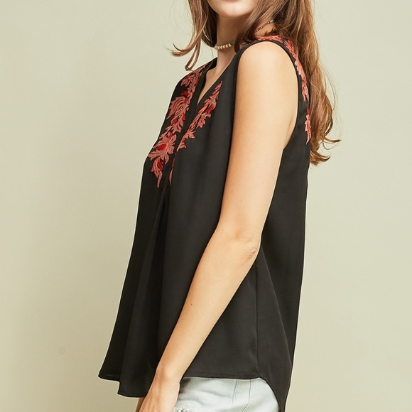 ENTRO V-neck Embroidered Sleeveless Tunic - Picture 4 of 7